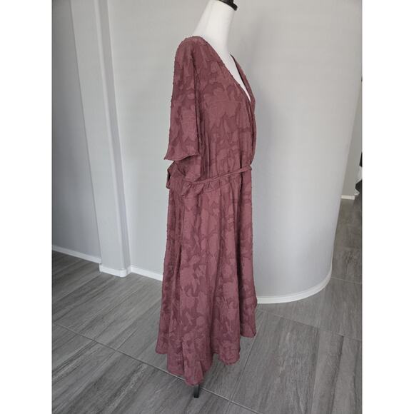 Feminine Pink Floral Burnout Jacquard Wrap Midi Dress Flutter Sleeve Torrid Sz 6 - Picture 4 of 13